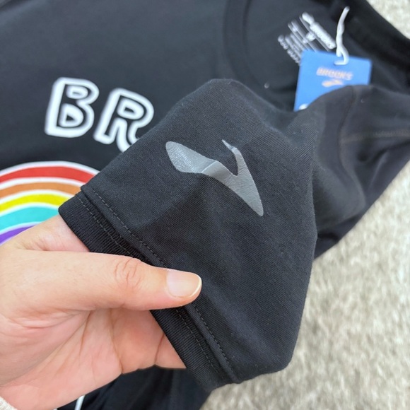 NWT Brooks Pride Distance Short Sleeve Shirt - Picture 5 of 12